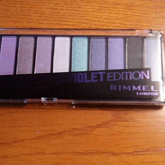 4 for 25.00. Rimmel London eyeshadow. - Picture 3 of 4